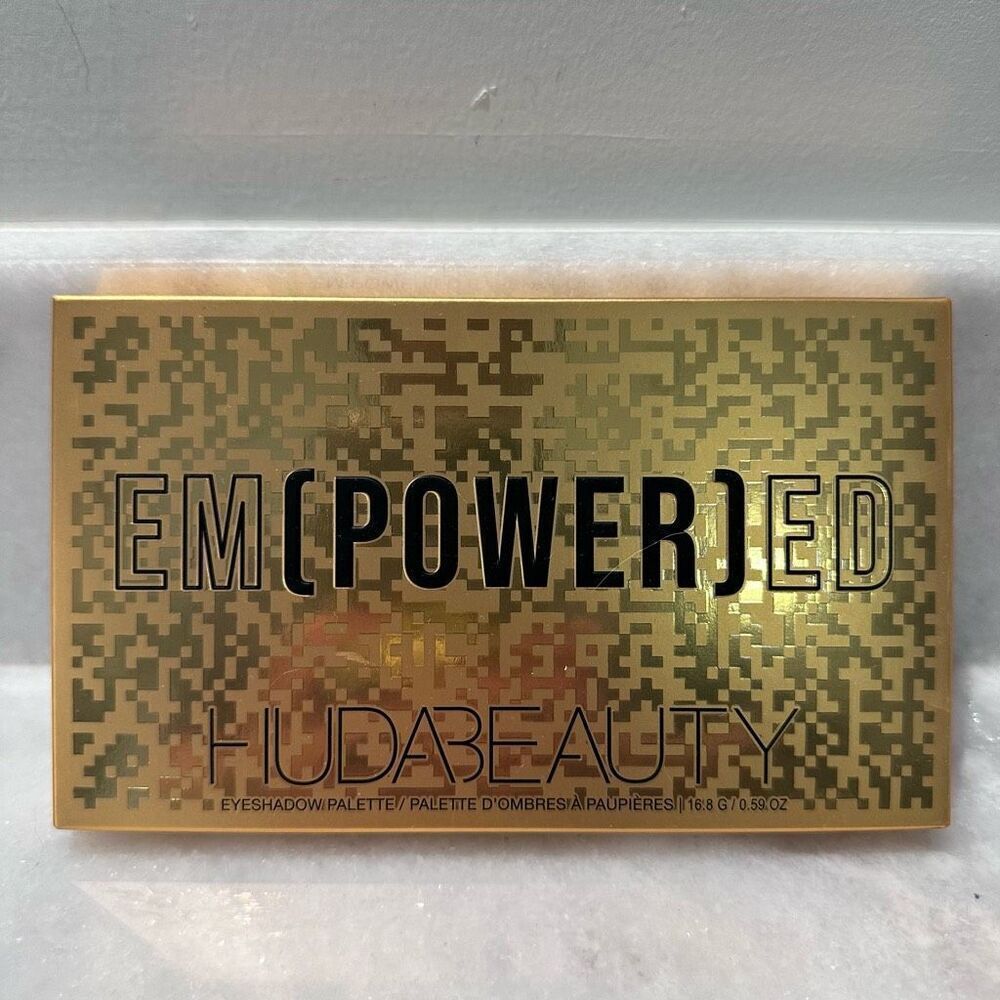 NWT Huda Beauty Empowered Black Gold Tone Box Eyeshadow Palette 0.59oz